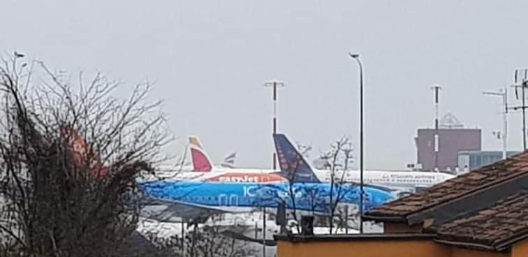 B&B "Gabriel&Melissa" Airport View - Nuova - Ristrutturato Gennaio 2022 Tessera Exteriör bild